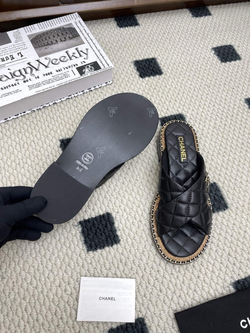 Ch**el slippers
